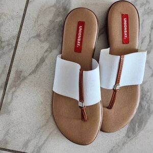 UNIONBAY Women's White and Brown Sandals